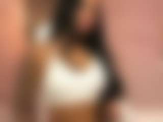 Live cam show with LaylaVixenn - Ass Bouncing on Camsoda
