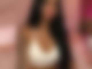 Live cam show with LaylaVixenn - Deepthroat on Dare Cams