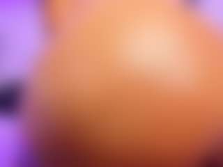 Live cam show with Lunaa-Hart - Skinny on Gym Cam Girls