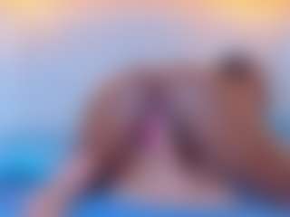Live cam show with TinnaTaylor - Shaved Pussy on Instabang