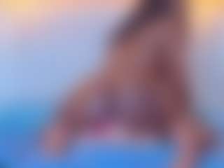 Live cam show with TinnaTaylor - Ebony on Milfs Live