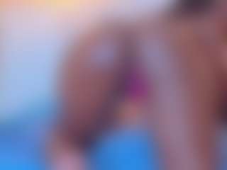 Live cam show with TinnaTaylor - Brown Hair on googirlz