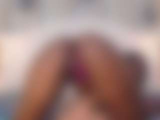 Live cam show with TinnaTaylor - Foot Fetish on Camsoda