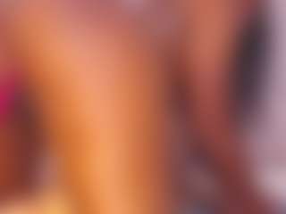 Live cam show with TinnaTaylor - Black Squirt on Camsoda
