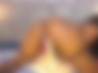 Live cam show with TinnaTaylor - Spank Ebony on SxyPornLive