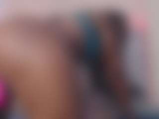 Live cam show with TinnaTaylor - Fingers on Camsoda