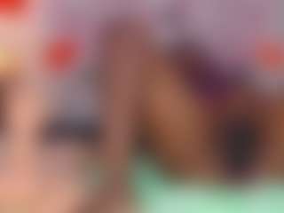 TinnaTaylor MILF webcam performer live streaming