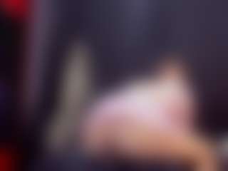 AlmaazGi's Live Sex Cam Show