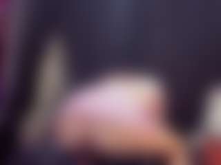 AlmaazGi's Live Sex Cam Show