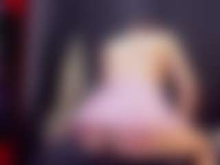 AlmaazGi's Live Sex Cam Show