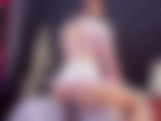 AlmaazGi's Live Sex Cam Show