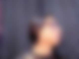 AlmaazGi's Live Sex Cam Show