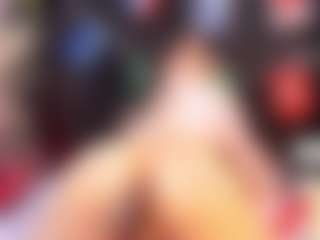 AlmaazGi's Live Sex Cam Show