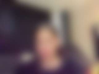 Live cam show with AlmaazGi - Average on Milf Play