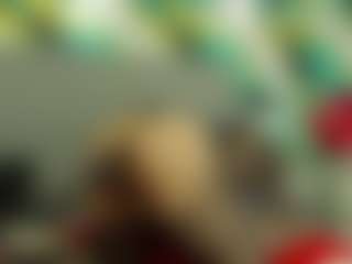 AlmaazGi's Live Sex Cam Show