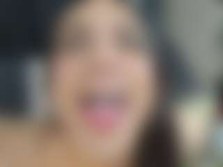 Live cam show with AlmaazGi - Flat Chested on madthumbs