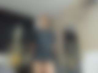 AlmaazGi's Live Sex Cam Show