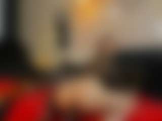 Show de cam en vivo con AlmaazGi - Tease en Camsoda