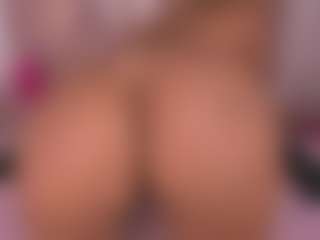 Live cam show with ambarglowasm - White on mypornchat.com | colombia