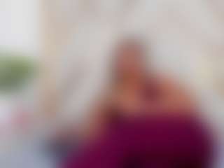 Live cam show with ambarglowasm - Latina on Camsoda | colombia