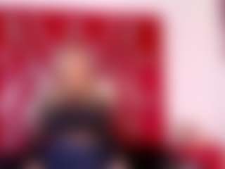 Live cam show with ambarglowasm - Oil on Camsoda