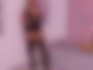 Live cam show with ambarglowasm - Oil on Mixed Magazine Live