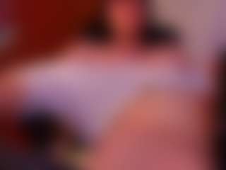 Live cam show with Maitte - Curvy on Camsoda