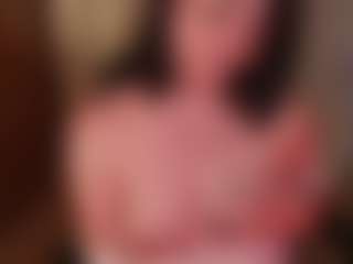 Live cam show with Maitte - Fingering on CamwithHer