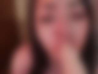 Live cam show with Maitte - Curvy Young Adult on Camsoda