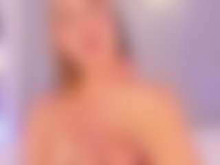 Live cam show with CristallCollin - Moaning on sexytreat.net