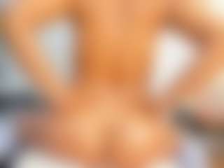 Live cam show with Darly-Ross - Role Play on milfzrlive.com
