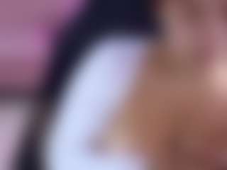 Live cam show with GabbyEvanns - Blowjob on AdultVida.com