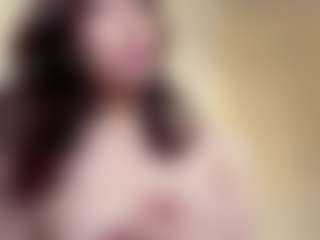 Live cam show with Hanna - Public Big Tits on live18s.com