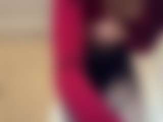 Live cam show with Hanna - Orgasm on CamClone