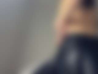 Live cam show with Hanna - Asian Public on liverealitysex.com