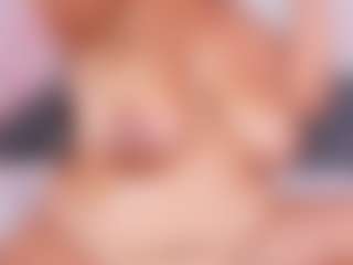 Live cam show with KataThonpson - Granny MILF on Hubzter Live