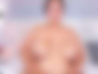 Live cam show with KataThonpson - Granny on TeamSkeetLive