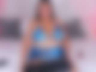 Live cam show with KataThonpson - Old on Camsoda