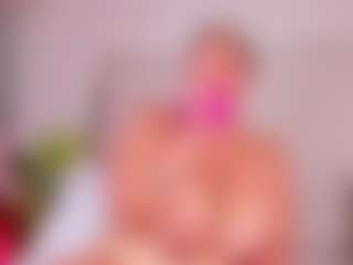 Live cam show with KataThonpson - Mature on Uber Horny