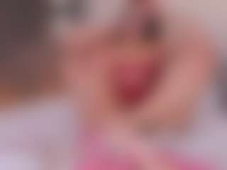 Live cam show with MadisonLema - Curvy Teen (18+) on CamClone