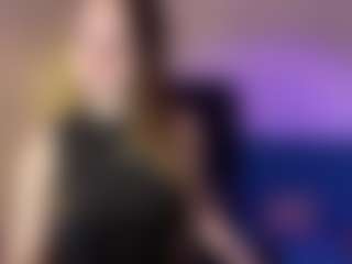 Live cam show with AllisonArgentt - New Petite on liverealitysex.com