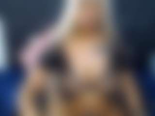 Live cam show with CaramelSassy - Smoking on Camiplay Live