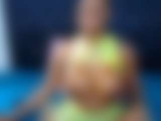Live cam show with CaramelSassy - Average on Fling VIP Chat