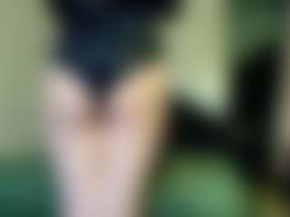 Live cam show with DangerLovers - Camel Toe on live18s.com