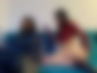 Live-Cam-Show mit DangerLovers - Striptease auf Camsoda