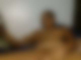 Live cam show with flirty-doll - Strip on googirlz