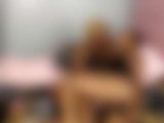 Live cam show with Hungrylexx - Eating Pussy on Dolls Live