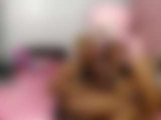 Spettacolo in cam dal vivo con Hungrylexx - Strapon su Camsoda