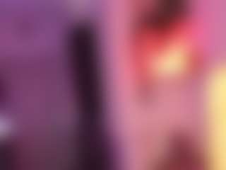 Live cam show with LunaCarmel - Living Room on instabang