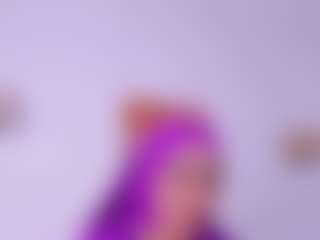 Live cam show with Malika-Noor - Genital Piercings on Camsoda